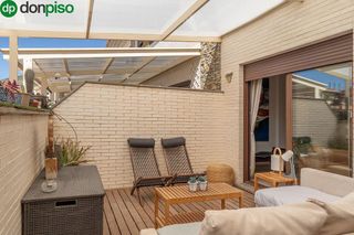 Casa adosada en venta en Crta. De la Sierra en Granada