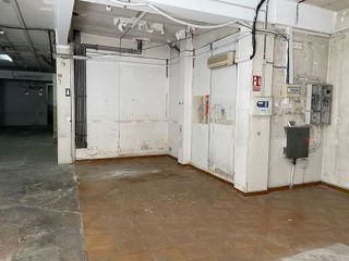 Local comercial en venta en Fondo en Santa Coloma de Gramanet