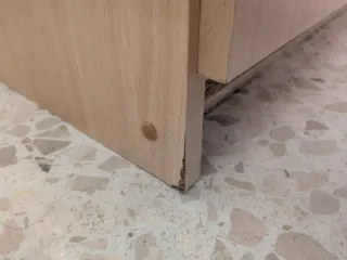 Armario de madera beige