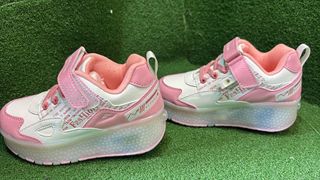 Zapatos LED con Ruedas Dobles Rosa Niña