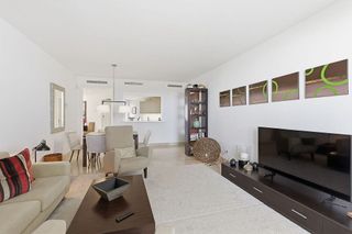 Piso en venta en Los Naranjos - Las Brisas en Marbella