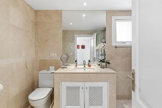 Piso en venta en Los Naranjos - Las Brisas en Marbella
