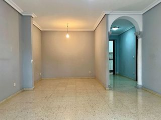 Piso en venta en Poniente-Norte - Miralbaida - Parque Azahara en Córdoba