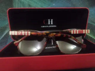 Carolina Herrera SHE828 09D7