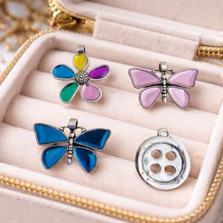 Colgantes mariposa y flor