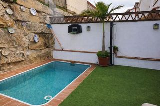 Casa pareada en venta en Río Real en Marbella