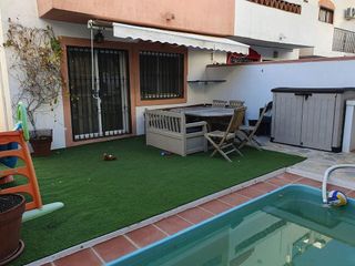 Casa pareada en venta en Río Real en Marbella