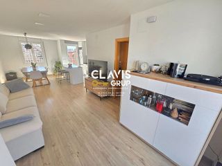 Ático en venta en La Prosperitat en Barcelona