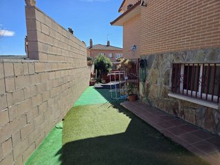 Casa adosada en venta en Uceda