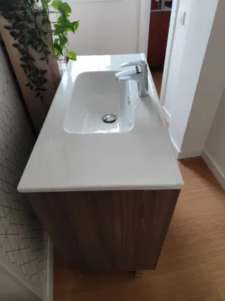 Armario y lavabo baño madera