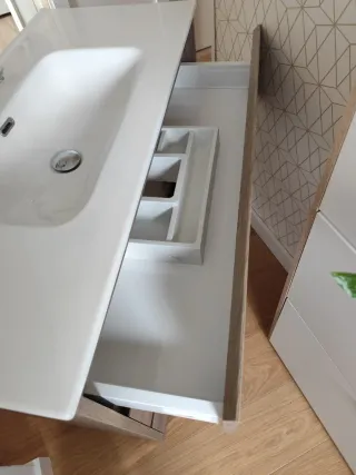 Armario y lavabo baño madera