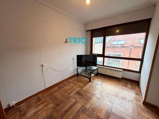 Piso en venta en Plaza España - Villa Pilar - Reyes Católicos - Vadillos en Burgos