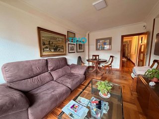 Piso en venta en Plaza España - Villa Pilar - Reyes Católicos - Vadillos en Burgos