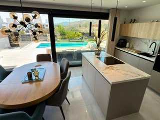 Chalet en venta en Cala de Finestrat en Finestrat