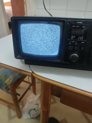 Trensi Radio Casete TV