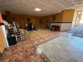 Casa adosada en venta en Torredonjimeno