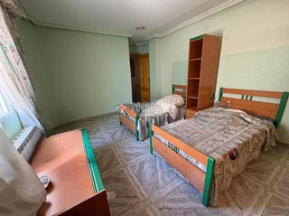 Casa adosada en venta en Torredonjimeno