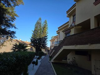 Casa adosada en venta en Torrequebrada en Benalmádena