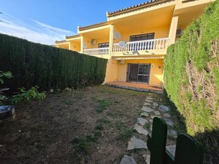 Casa adosada en venta en Torrequebrada en Benalmádena