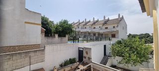 Casa adosada en venta en La Granja-La Colina-Los Pastores en Algeciras