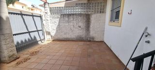 Casa adosada en venta en La Granja-La Colina-Los Pastores en Algeciras