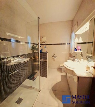 Piso en venta en El Camp de l'Arpa del Clot en Barcelona