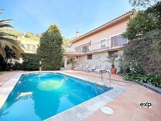 Chalet en venta en Urbanitzacions en Mataró