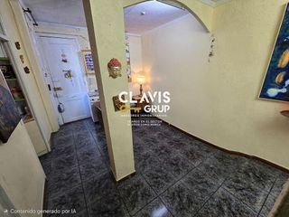 Piso en venta en El Camp de l'Arpa del Clot en Barcelona