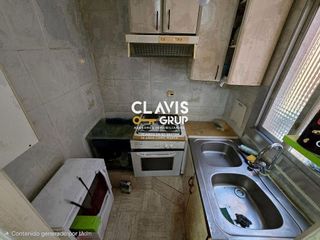 Piso en venta en El Camp de l'Arpa del Clot en Barcelona