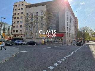 Piso en venta en El Camp de l'Arpa del Clot en Barcelona