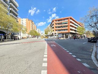 Piso en venta en El Camp de l'Arpa del Clot en Barcelona