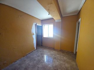 Piso en venta en Linares