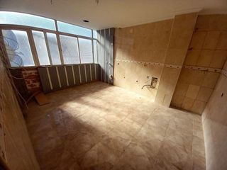 Piso en venta en Linares