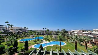 Ático en venta en Nueva Andalucía centro en Marbella