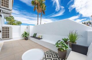 Dúplex en venta en Nueva Andalucía centro en Marbella