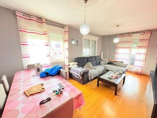 Piso en venta en Cacabelos