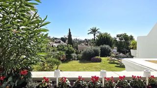 Piso en venta en Los Naranjos - Las Brisas en Marbella