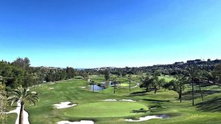 Piso en venta en Los Naranjos - Las Brisas en Marbella