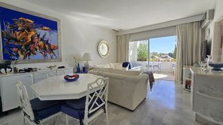 Piso en venta en Los Naranjos - Las Brisas en Marbella