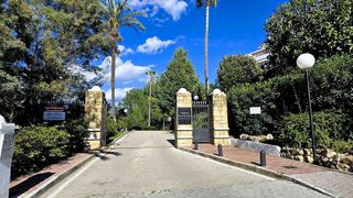 Piso en venta en Los Naranjos - Las Brisas en Marbella