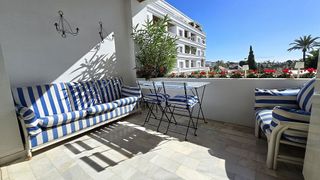 Piso en venta en Los Naranjos - Las Brisas en Marbella