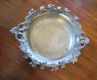 Centrotavola vintage peltro decorato foglie ghiand