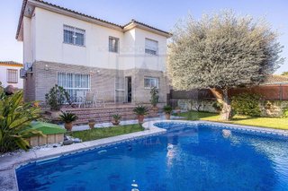 Chalet en venta en Valencina de la Concepción