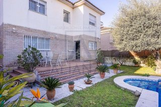 Chalet en venta en Valencina de la Concepción