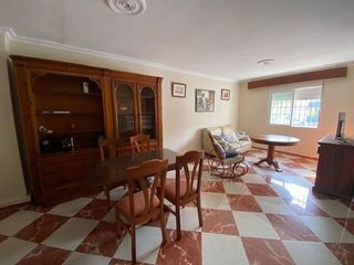 Casa adosada en venta en Centro en Tomares