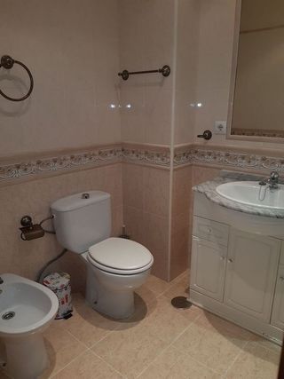 Casa adosada en venta en Centro en Tomares