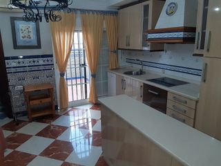 Casa adosada en venta en Centro en Tomares