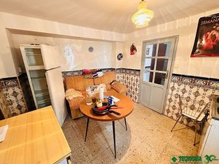 Casa adosada en venta en Candeleda