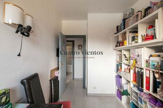 Piso en venta en La Font de la Guatlla en Barcelona