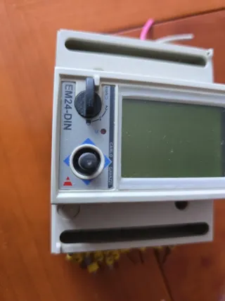 Analizador Energía Trifásico Carlo Gavazzi EM24